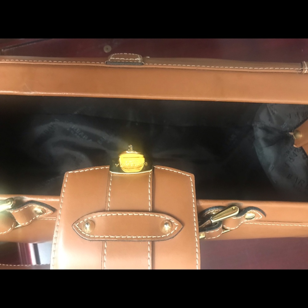 Handbag - Picture 4 of 5